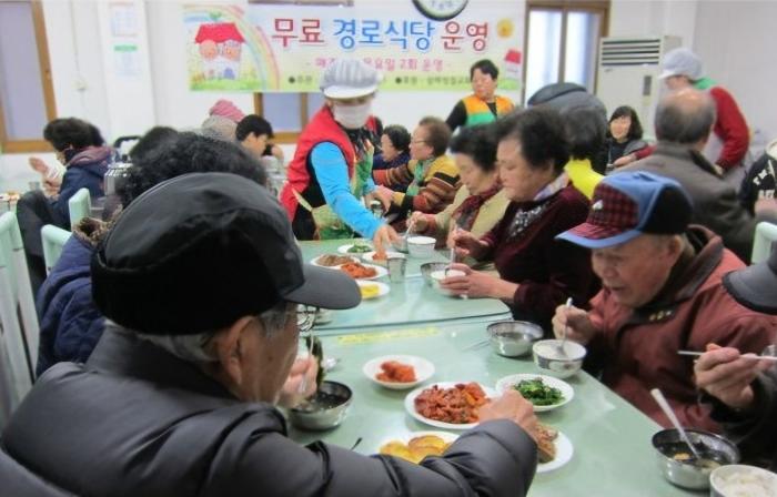 구례군,  2025년 「저소득 노인 무료 급식 사업」 운영 재개 기사 이미지