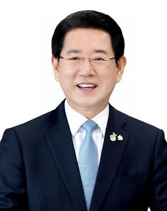 김영록 전남도지사, "제135주년 세계 노동절을 축하합니다" 기사 이미지
