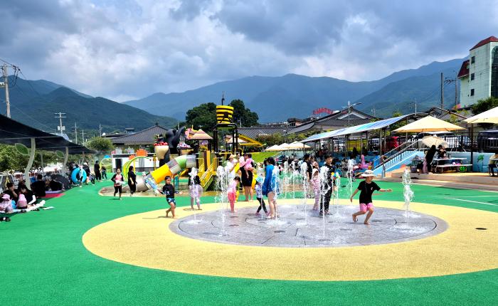 무더위 날리는 즐거운 물놀이,  산동면 “나들이 워터파크” 무료개장   기사 이미지