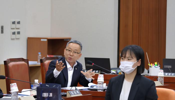 김문수 의원, “교실은 숙소, 교비는 쌈짓돈” 재외한국학교 기상천외 회계 비리 적발 기사 이미지